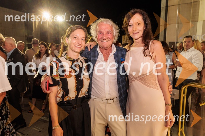  Hana Gaber Berkopec, podjetnica in producentka;  Drago Kvas; dr. Mateja Gaber, predsednica Akademskega zbora Filozofske fakulteteVečer Puccinijeve glasbe, Ljubljana Festival