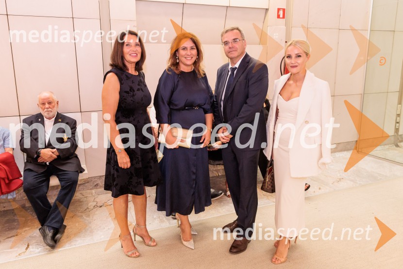 mag. Breda Pečovnik, direktorica kongresno komercialne dejavnosti Cankarjev dom;  Tatjana  Vogrinec Burgar, predsednica uprave, Elektro Maribor;  ... ;  ... Večer Puccinijeve glasbe, Ljubljana Festival