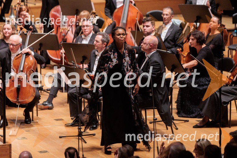  Pumeza Matshikiza, operna pevkaVečer Puccinijeve glasbe, Ljubljana Festival