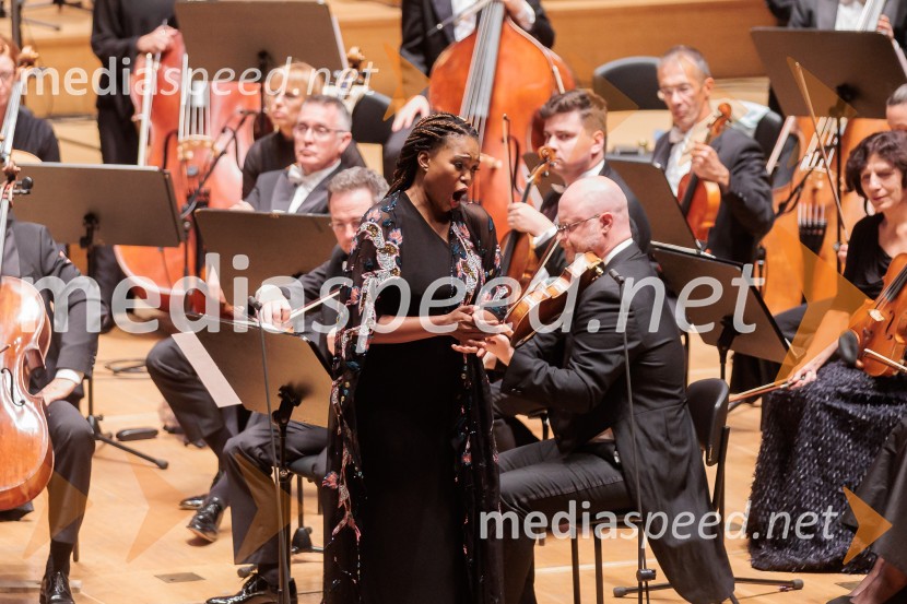  Pumeza Matshikiza, operna pevkaVečer Puccinijeve glasbe, Ljubljana Festival