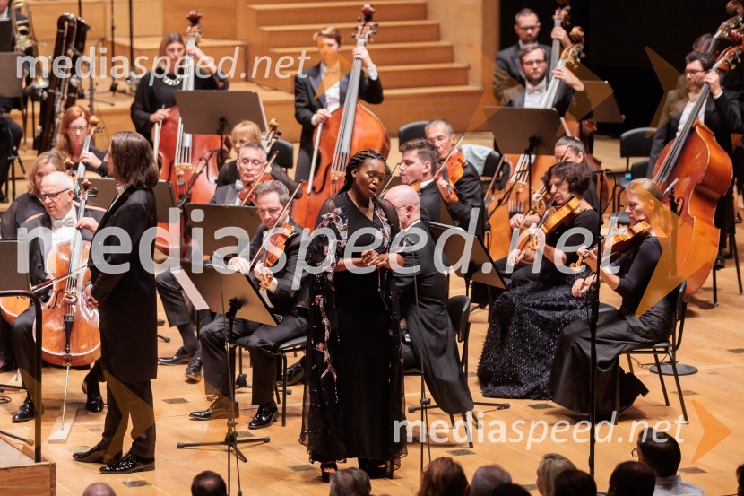  Pumeza Matshikiza, operna pevkaVečer Puccinijeve glasbe, Ljubljana Festival