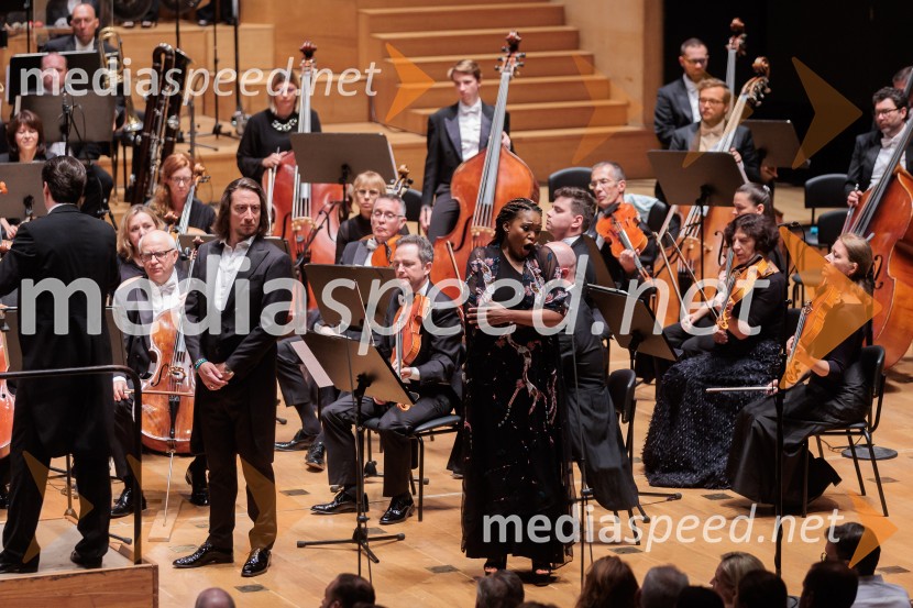  Pumeza Matshikiza, operna pevkaVečer Puccinijeve glasbe, Ljubljana Festival