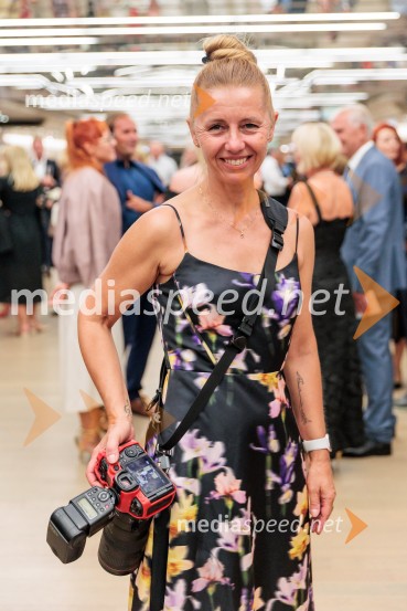  Darja Štravs Tisu, radijska voditeljica, glasbenica in fotografinjaVečer Puccinijeve glasbe, Ljubljana Festival