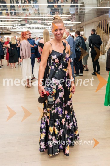  Darja Štravs Tisu, radijska voditeljica, glasbenica in fotografinjaVečer Puccinijeve glasbe, Ljubljana Festival