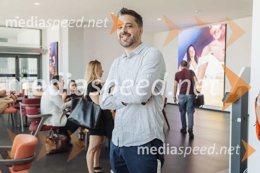  Jernej  Cuder, Planet TVEkskluzivna premiera šova Poroka na prvi pogled