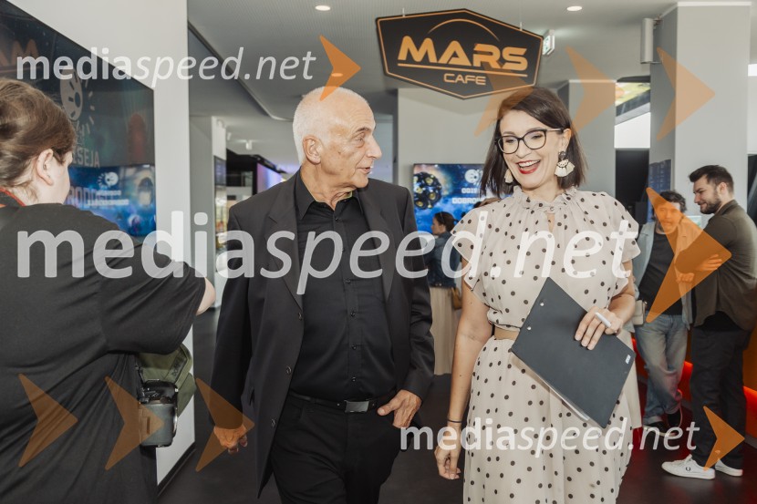  Ivo Boscarol, podjetnik, generalni direktor Pipistrel d.o.o.;  Sandra  Ezgeta JurišićEkskluzivna premiera šova Poroka na prvi pogled