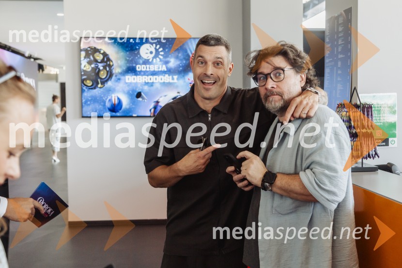  Klemen Bučan, radijski voditelj, stand-up komik, DJ;  ... Ekskluzivna premiera šova Poroka na prvi pogled