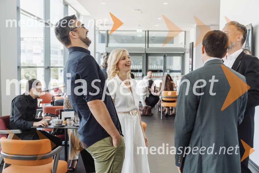  Suzana  Kozel, voditeljica, Jutro na PlanetuEkskluzivna premiera šova Poroka na prvi pogled