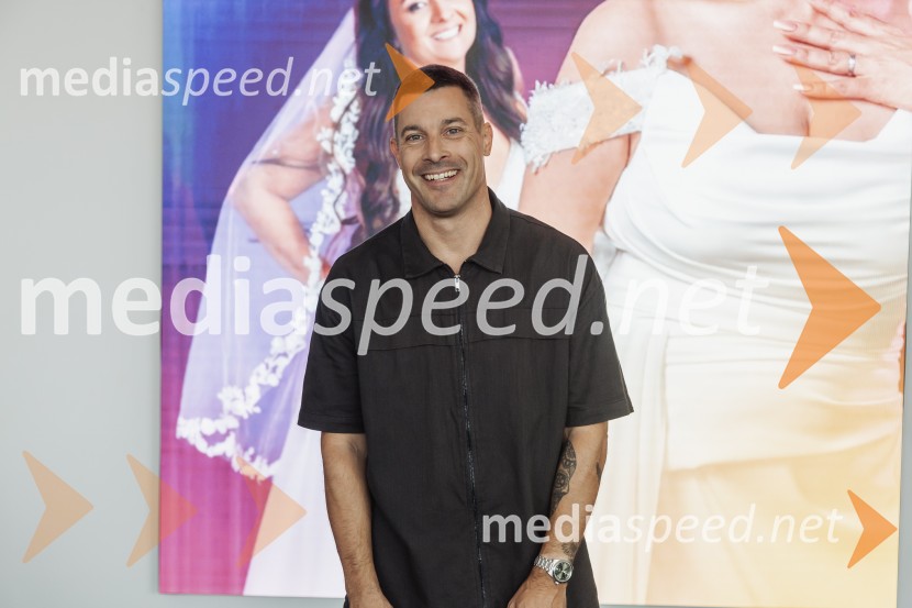  Klemen Bučan, radijski voditelj, stand-up komik, DJEkskluzivna premiera šova Poroka na prvi pogled