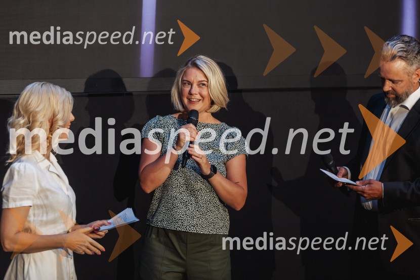  Suzana  Kozel, voditeljica, Jutro na Planetu;  Eva Ostrouška;  Igor Krmelj, voditelj, Jutro na PlanetuEkskluzivna premiera šova Poroka na prvi pogled