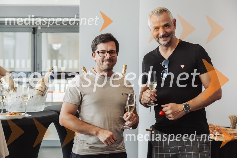  ... ;  Miha HercogEkskluzivna premiera šova Poroka na prvi pogled