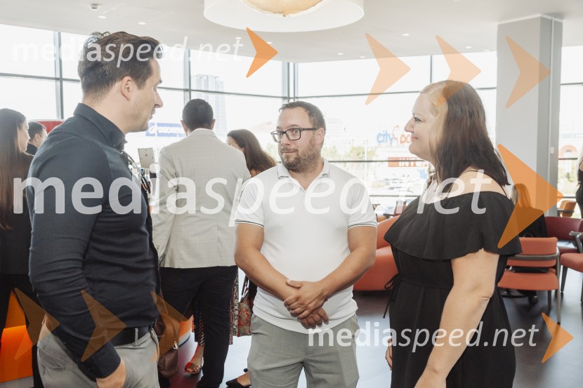  ... ;  Rudi Mlakar;  Marjetka VoglarEkskluzivna premiera šova Poroka na prvi pogled