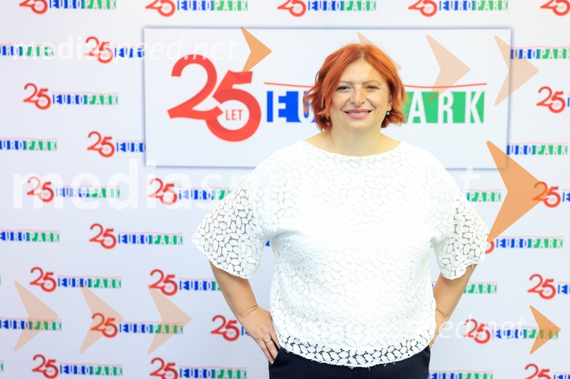  Simona Mandl, center managerka EuroparkaEuropark praznuje 25 let, novinarska konferenca