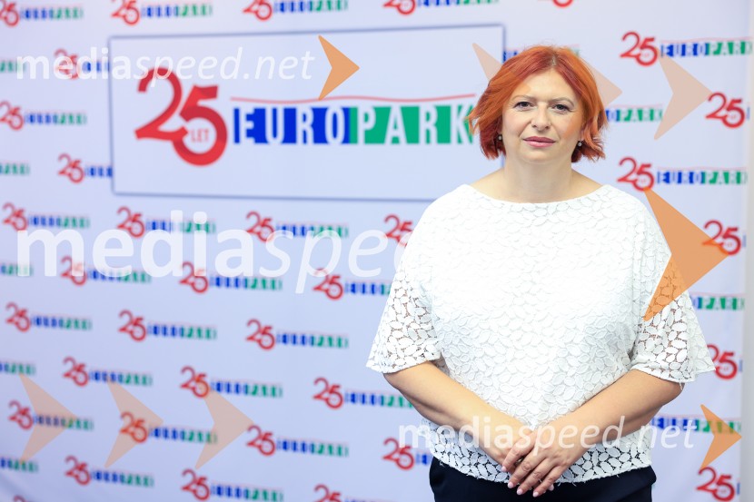  Simona Mandl, center managerka EuroparkaEuropark praznuje 25 let, novinarska konferenca