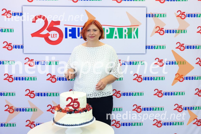  Simona Mandl, center managerka EuroparkaEuropark praznuje 25 let, novinarska konferenca