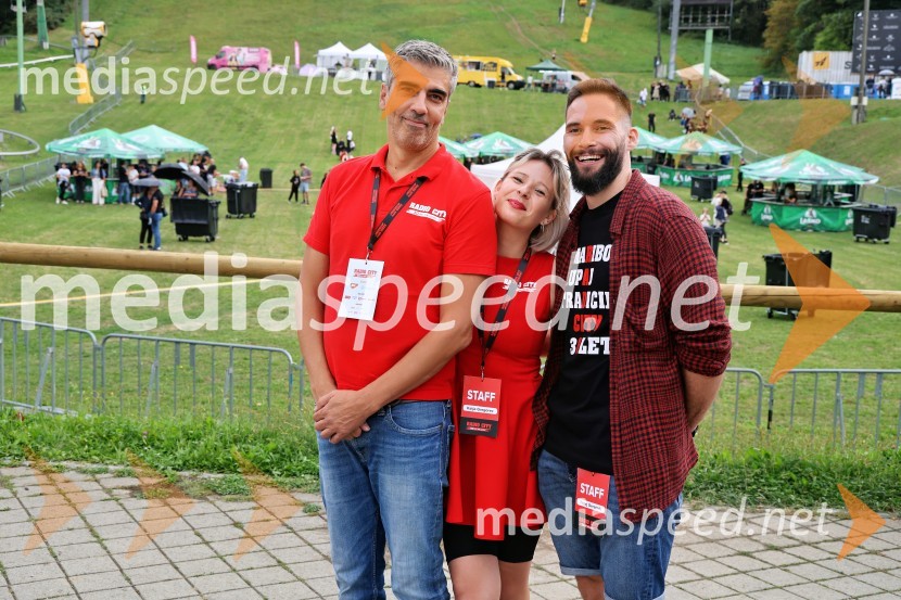  Bor Greiner, odgovorni urednik, Radio City;  Katja Gregorec, moderatorka Radio Maribor;  Tadej Gerečnik, moderator Radio CityRadio City 30 let z velikim koncertom pod Pohorjem