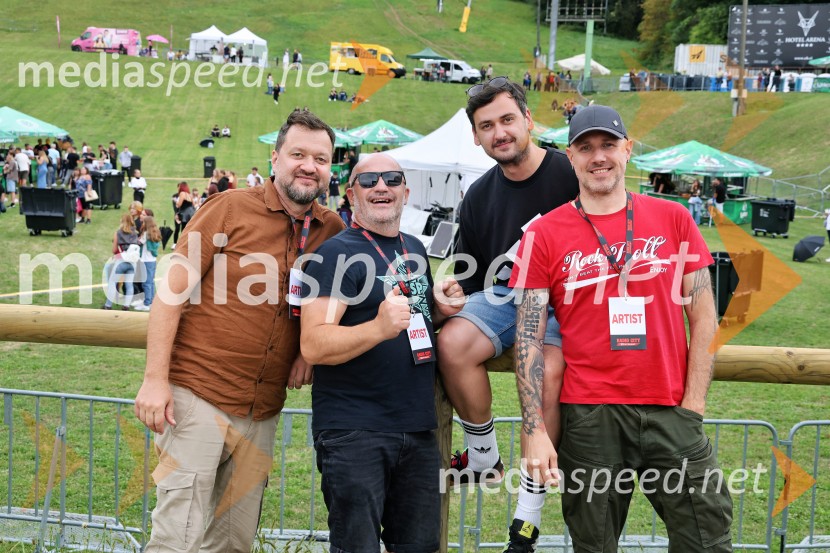  Primož Štorman, član skupine Tabu;  Tomaž Trop, član skupine Tabu;  ... ;  Zoran Resnik, Moto-NautikaRadio City 30 let z velikim koncertom pod Pohorjem