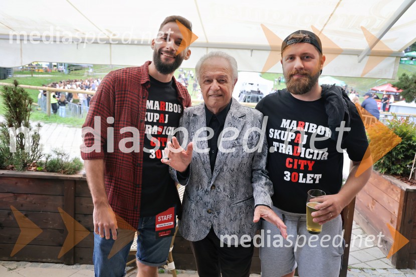  Tadej Gerečnik, moderator Radio City;  Alfi Nipič, pevec;  David Gorinšek, moderator Radio CityRadio City 30 let z velikim koncertom pod Pohorjem