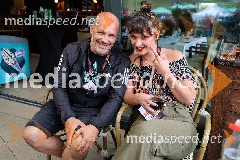  Tomaž Trop, član skupine Tabu;  Katarina Samobor, vokal, skupina TabuRadio City 30 let z velikim koncertom pod Pohorjem