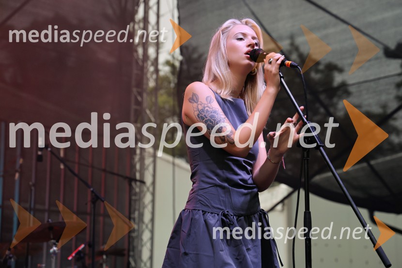  Eva Černe, pevkaRadio City 30 let z velikim koncertom pod Pohorjem