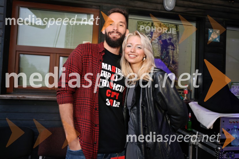  Tadej Gerečnik, moderator Radio City;  Eva Černe, pevkaRadio City 30 let z velikim koncertom pod Pohorjem