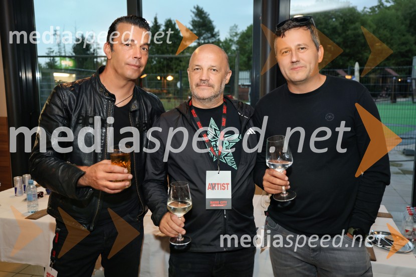  Rok Ferengja, pevec, Rok'n band;  Tomaž Trop, član skupine Tabu;  ... Radio City 30 let z velikim koncertom pod Pohorjem