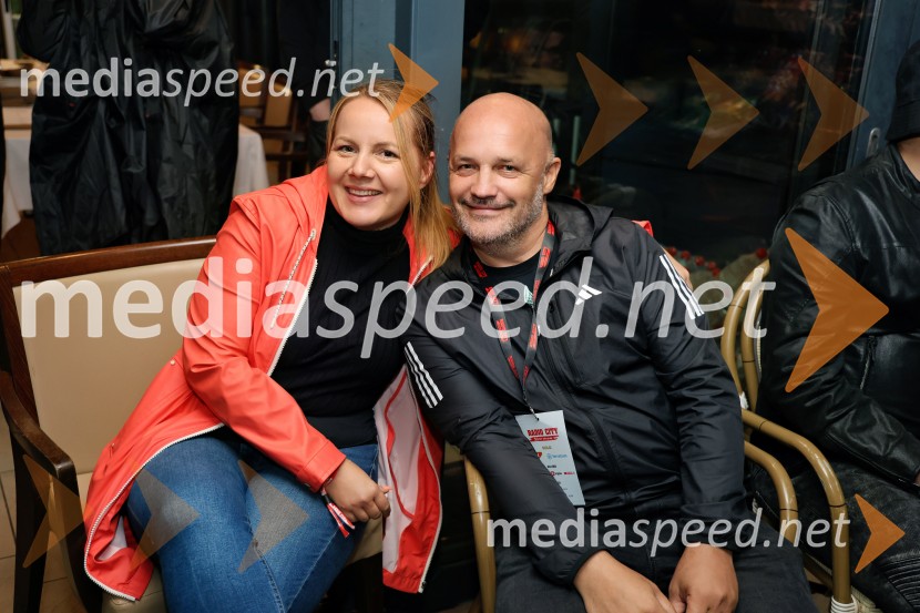  Tanja Kocman, stand up komičarka;  Tomaž Trop, član skupine TabuRadio City 30 let z velikim koncertom pod Pohorjem