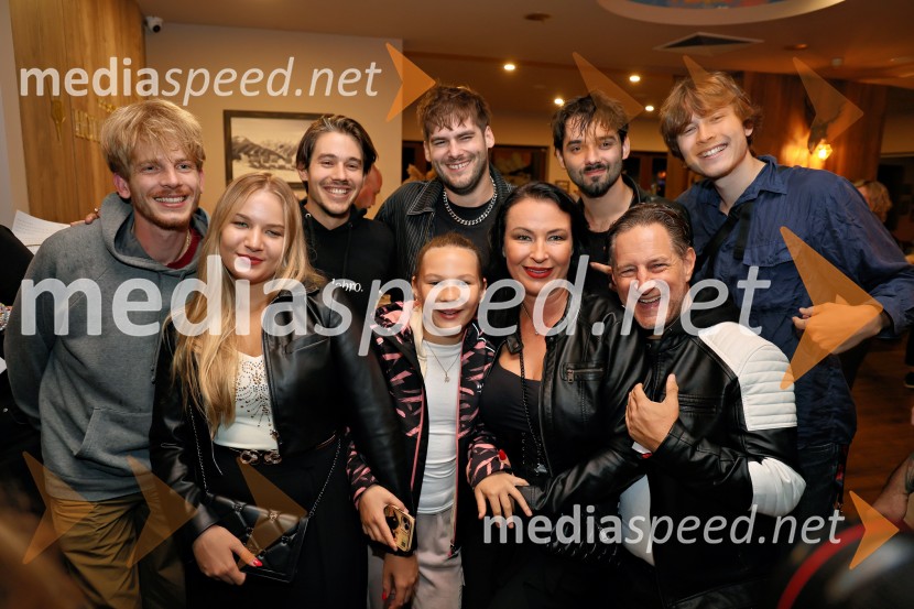  Jure Maček,  Joker Out;  ... ;  Bojan Cvjetićanin, Joker Out;  ... ;  Domen Novak, igralec ;  ... ;  Jan  Peteh, Joker Out;  ... ;  Kris  Guštin, Joker OutRadio City 30 let z velikim koncertom pod Pohorjem