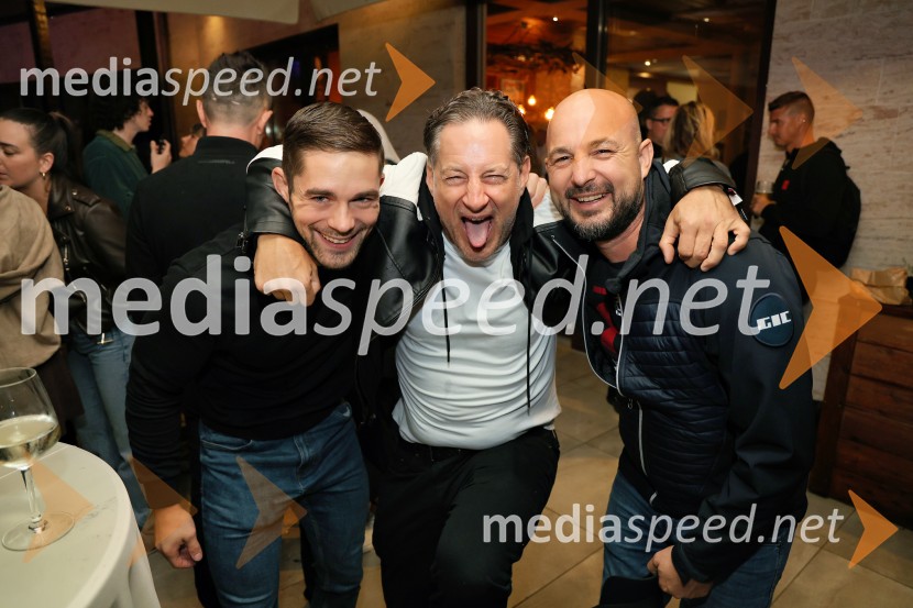  ... ;  John Denhof, direktor podjetja Subtle Insights;  ... Radio City 30 let z velikim koncertom pod Pohorjem