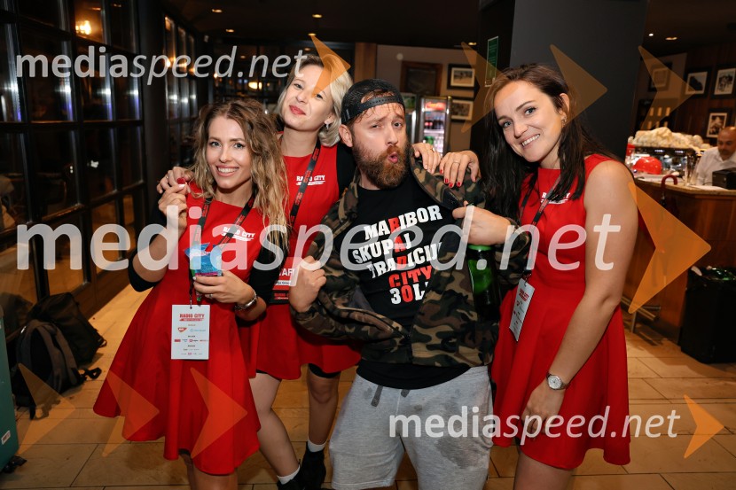  Natalija Veronik, moderatorka, Radio City;  Katja Gregorec, moderatorka Radio Maribor;  David Gorinšek, moderator Radio City;  ... Radio City 30 let z velikim koncertom pod Pohorjem