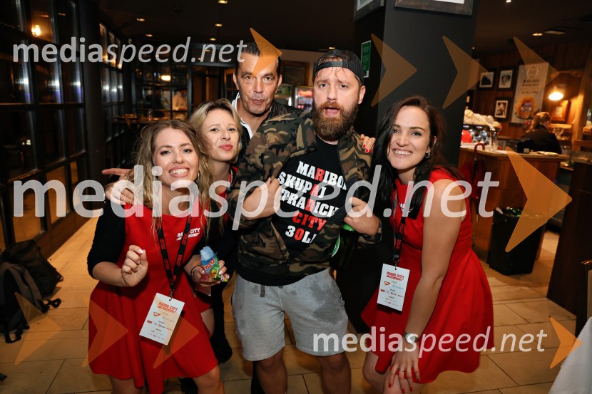  Natalija Veronik, moderatorka, Radio City;  Katja Gregorec, moderatorka Radio Maribor;  Rok Ferengja, pevec, Rok'n band;  David Gorinšek, moderator Radio City;  ... Radio City 30 let z velikim koncertom pod Pohorjem