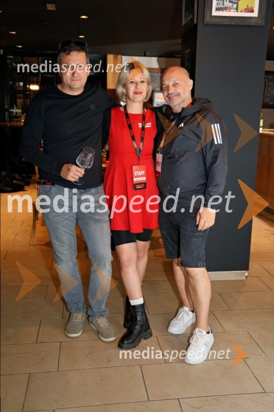  ... ;  Katja Gregorec, moderatorka Radio Maribor;  ... Radio City 30 let z velikim koncertom pod Pohorjem