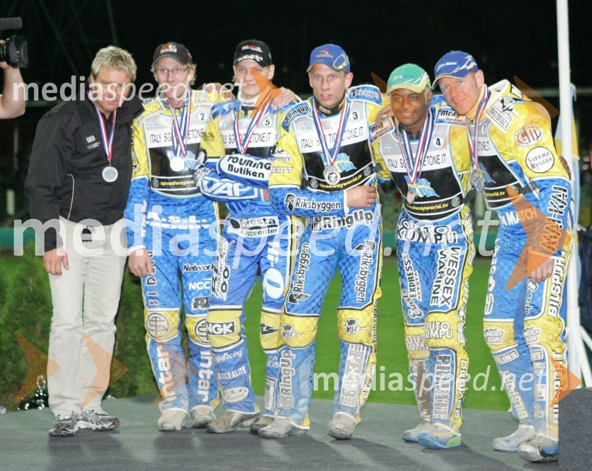 Švedska ekipa: trener Mats Olsson, Peter Karlsson, Fredrik Lindgren, Andreas Jonsson, Antonio Lindbaeck in Tony RickardssonSPEEDWAY, Ekipno svetovno prvenstvo 2005