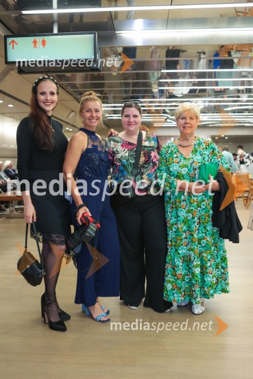  ... ;  Darja Štravs Tisu, radijska voditeljica, glasbenica in fotografinja;  Teja Pelko, novinarka;  Irena  Butoln, germanistkaOpera Tosca Giacoma Puccinija, Ljubljana Festival