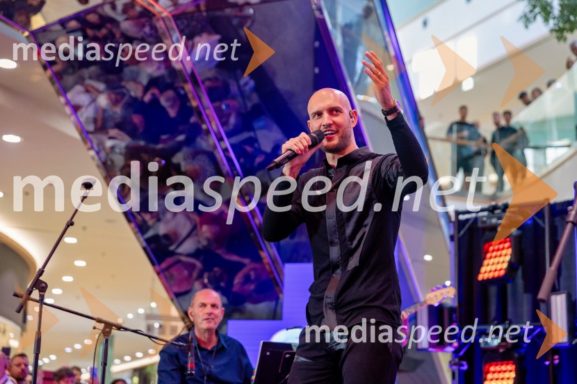  Marko Škugor, glasbenikMarko Škugor na praznovanju 25-letnice Europarka