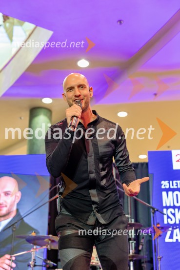  Marko Škugor, glasbenikMarko Škugor na praznovanju 25-letnice Europarka