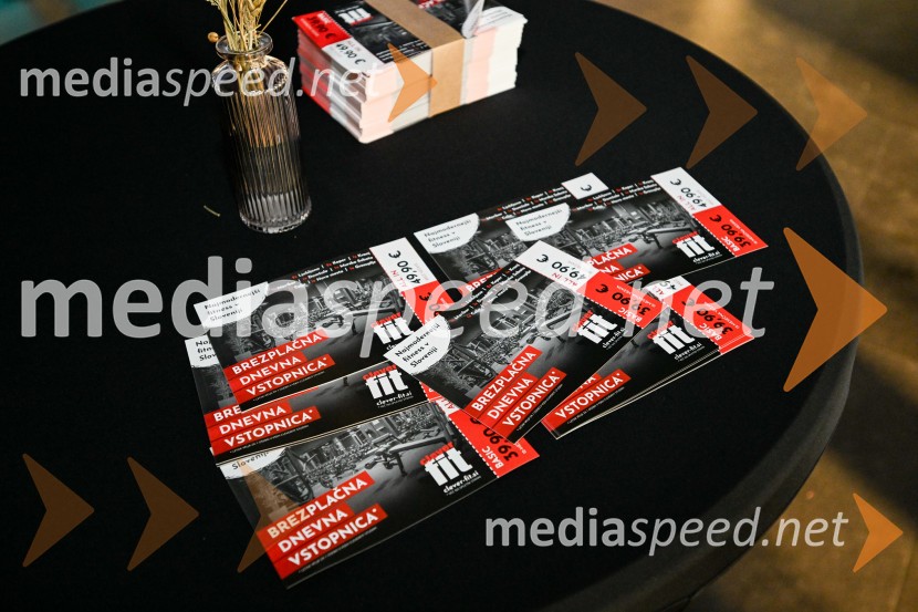 Miss Universe Slovenije 2025 je Hana Klaut