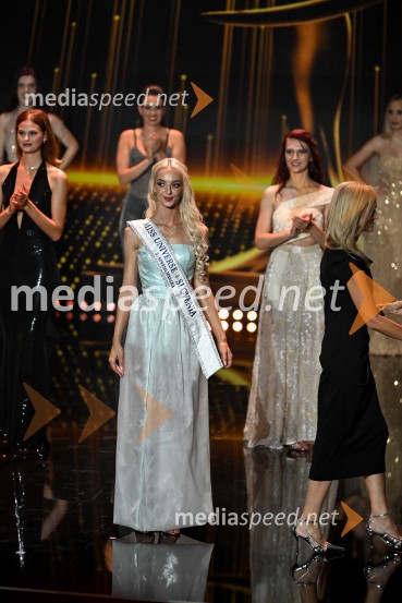  Saša Poklukar, druga spremljevalka Miss Universe Slovenije 2025Miss Universe Slovenije 2025 je Hana Klaut