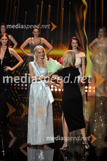  Saša Poklukar, druga spremljevalka Miss Universe Slovenije 2025Miss Universe Slovenije 2025 je Hana Klaut