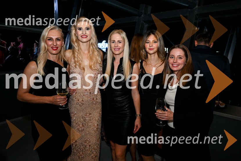  ... ;  Anita Švajger, 1. spremljevalka World Top Model Slovenija 2023;  ... ;  ... ;  ... Miss Universe Slovenije 2025 je Hana Klaut