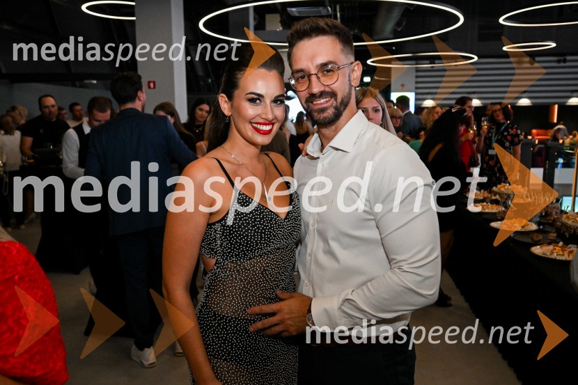  Monika Čavlović, Miss Earth Slovenija 2023;  ... Miss Universe Slovenije 2025 je Hana Klaut