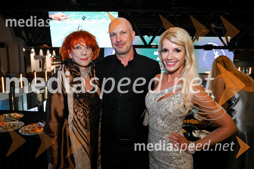 Miss Universe Slovenije 2025 je Hana Klaut