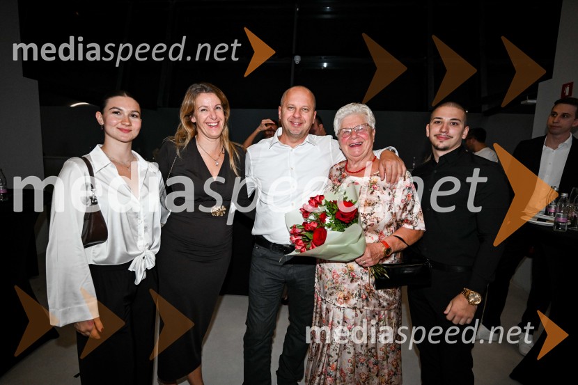 Miss Universe Slovenije 2025 je Hana Klaut