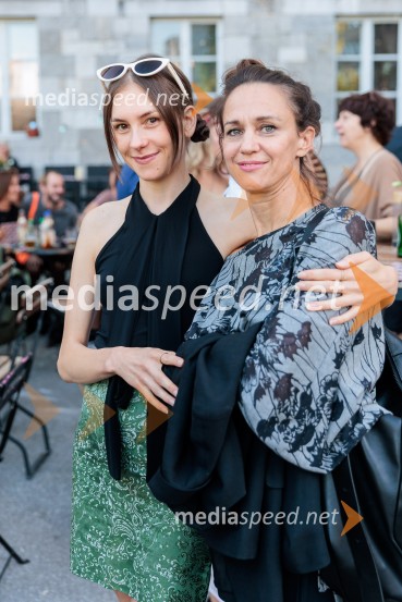  Anja Novak, igralka, Slovensko mladinsko gledališče;  Katarina Stegnar, igralkaSlovensko mladinsko gledališče, predstavitev jubilejne 70. sezone