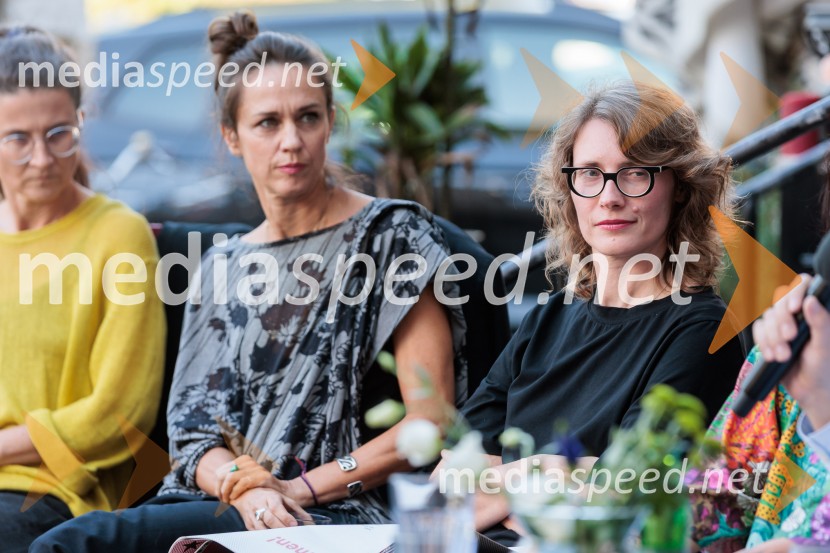  Katarina Stegnar, igralka;  Urška Brodar, dramaturginja, Slovensko mladinsko gledališčeSlovensko mladinsko gledališče, predstavitev jubilejne 70. sezone