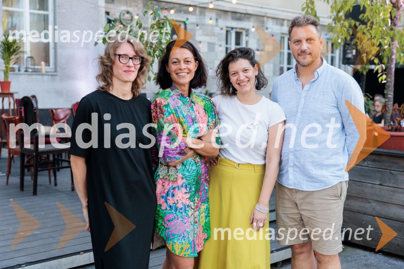 Urška Brodar, dramaturginja, Slovensko mladinsko gledališče;  Inga Remeta, direktorica, Slovensko mladinsko gledališče;  ... ;  Marko Bratuš, umetniški vodja Slovenskega mladinskega gledališčaSlovensko mladinsko gledališče, predstavitev jubilejne 70. sezone
