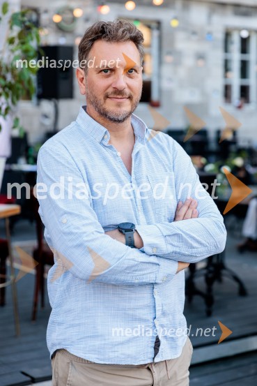  Marko Bratuš, umetniški vodja Slovenskega mladinskega gledališčaSlovensko mladinsko gledališče, predstavitev jubilejne 70. sezone