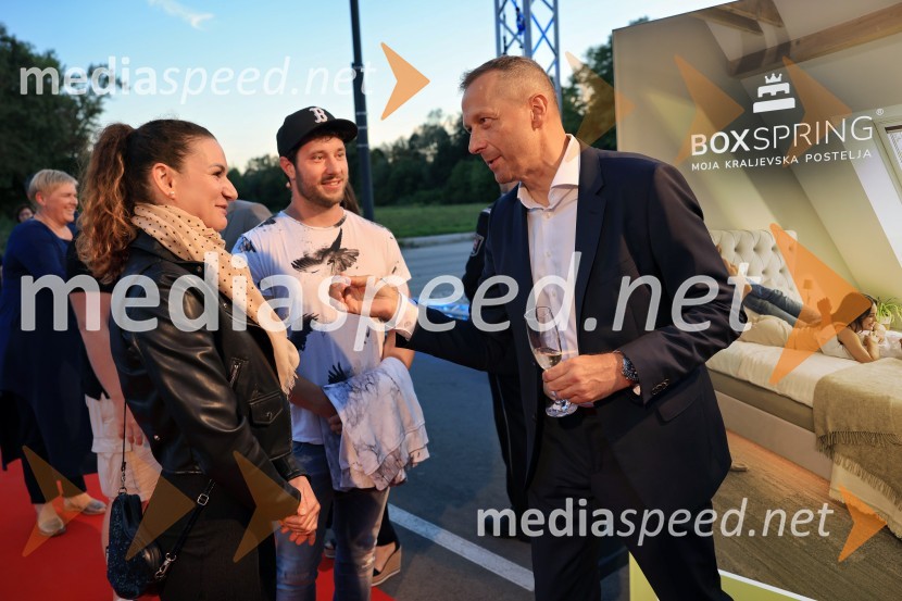  Mateja Possible, masažna terapevtka, Center Possible;  ... ;  Emil Marinšek, direktor, podjetje MaremicoSlavnostna otvoritev novega Spalnega centra Maremico v Ljubljani