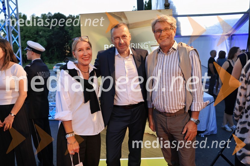  Helena Marolt, violinistka;  Emil Marinšek, direktor, podjetje Maremico;  Iztok Perčič, Mercis d.o.o., direktorSlavnostna otvoritev novega Spalnega centra Maremico v Ljubljani