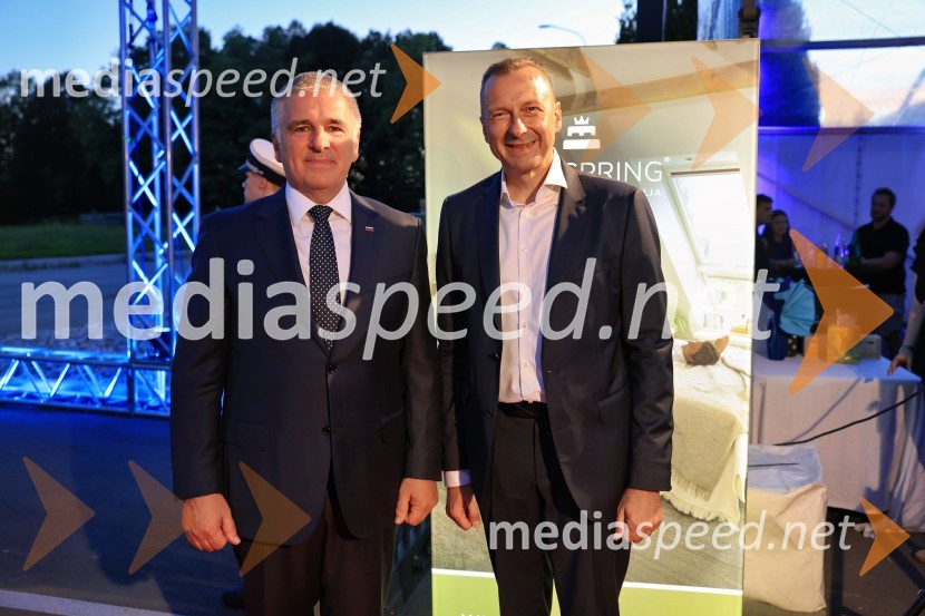  Marko Lotrič, predsednik, Državni svet;  Emil Marinšek, direktor, podjetje MaremicoSlavnostna otvoritev novega Spalnega centra Maremico v Ljubljani